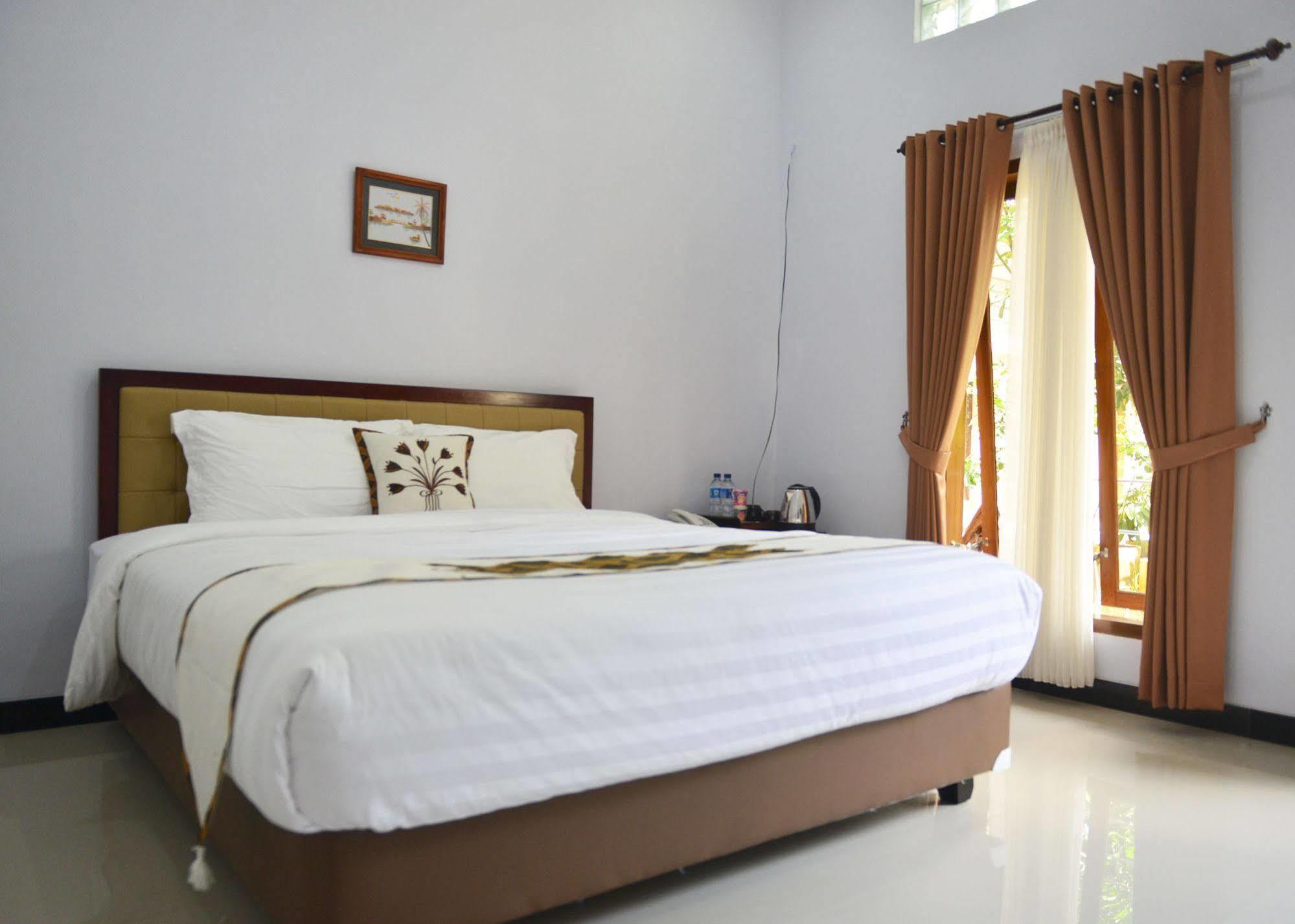 Malang Hill Syariah Redpartner Hotel Exterior photo