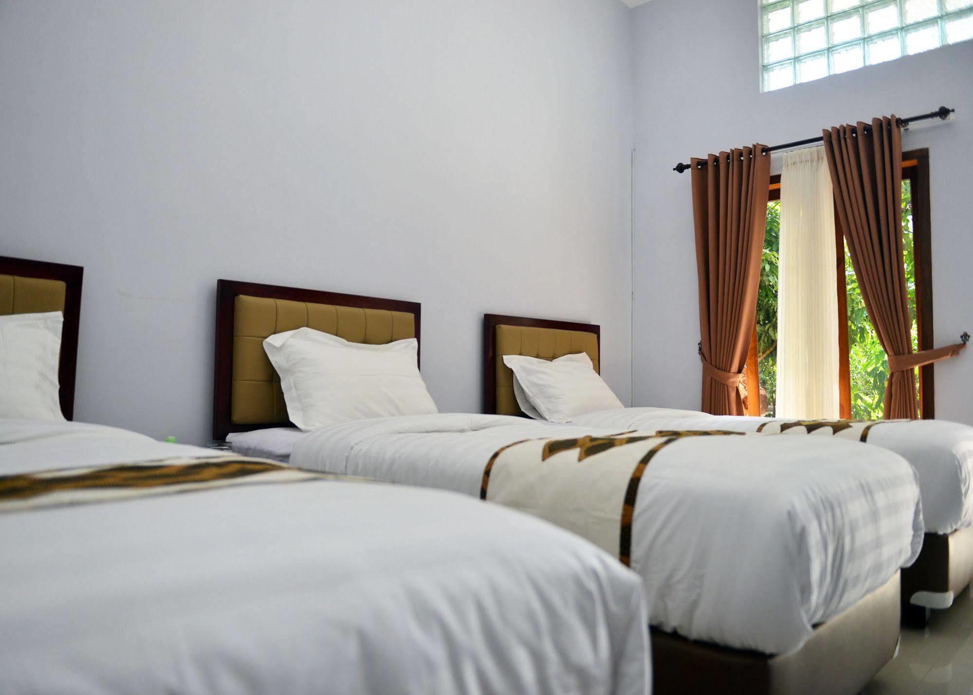 Malang Hill Syariah Redpartner Hotel Exterior photo