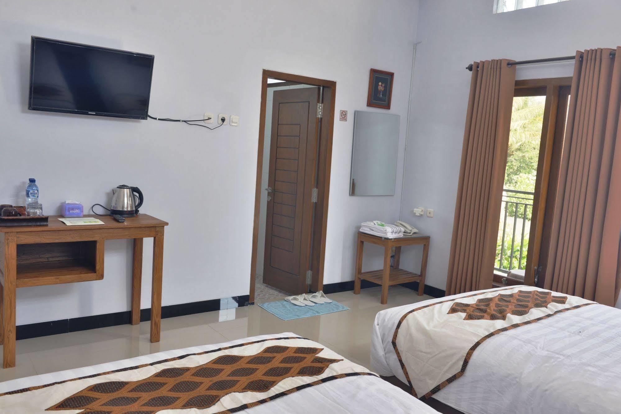 Malang Hill Syariah Redpartner Hotel Exterior photo