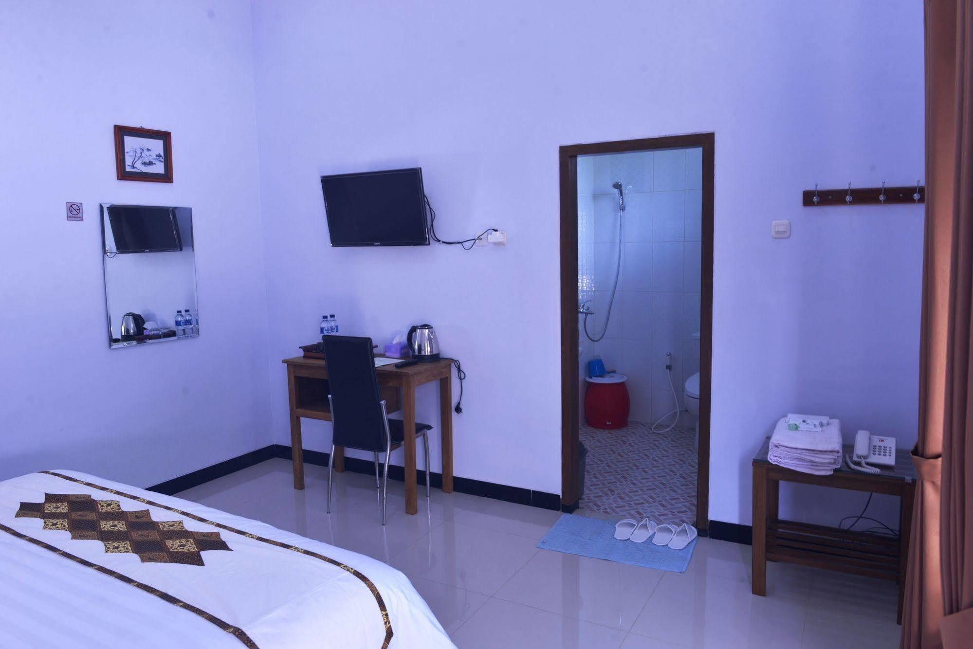 Malang Hill Syariah Redpartner Hotel Exterior photo
